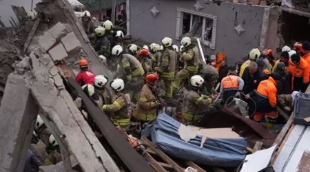 İstanbulda dağıntılar altında daha 2 nəfər qalıb - VİDEO