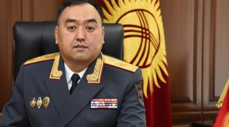 Qırğızıstanın DİN rəhbəri siqaret çəkdiyinə görə cərimələndi