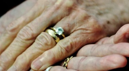 Öz qayınanası ilə EVLƏNDİ - 80 yaşı var