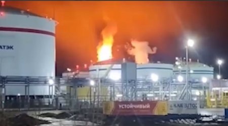 Ukrayna Rusiyanın ən böyük neft terminalına ZƏRBƏ ENDİRDİ &ndash; VİDEO