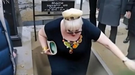 Sosial şəbəkələrdə TƏHLÜKƏLİ TREND: Ölülər "dirildilir", görüntüləri satılır - VİDEO