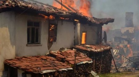 Qəbələdə yaşayış evi yandı