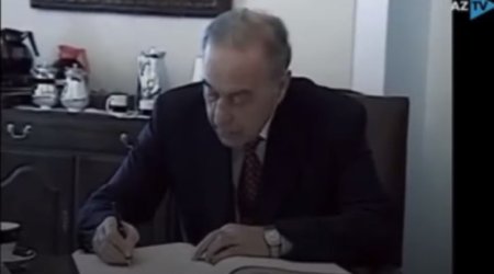 29 il əvvəl Ulu öndər Ağ Evin xatirə kitabına nə yazmışdı? &ndash; Tarixi kadrlar &ndash; VİDEO