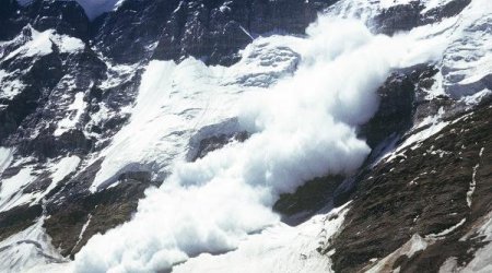 Toğanalı&ndash;Kəlbəcər&ndash;İstisu yolunda qar uçqunu: Hərəkət məhdudlaşdırıldı - VİDEO