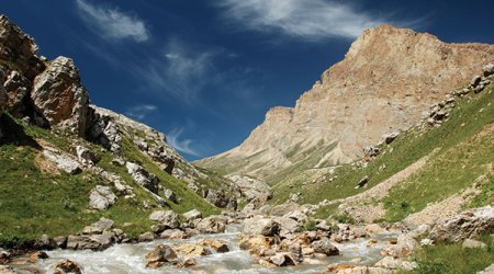 Daşkəsəndə qayalıq ərazidə meyit tapıldı