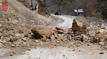 Qubada sürüşmə baş verən yol belə təmizlənir &ndash; VİDEO