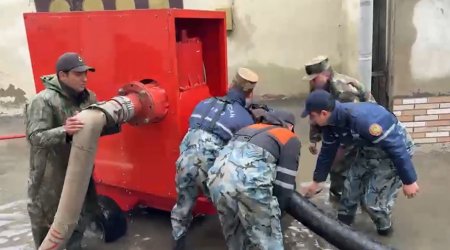 Yağışın fəsadları belə aradan qaldırılır &ndash; FOTO - VİDEO