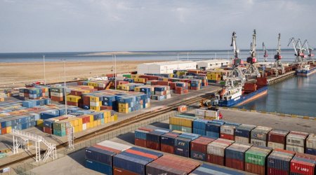 Bakı Limanında yük aşırma üzrə REKORD &ndash; FOTO