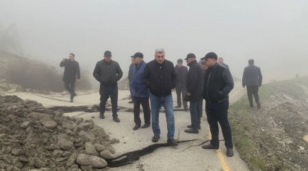 Rəsmilər Qubada sürüşmə zolağında: Alternativ yol çəkiləcək &ndash; FOTO