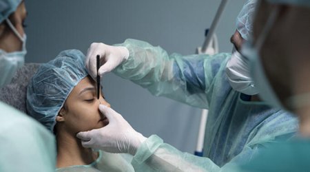 Azərbaycanda ən çox müraciət edilən plastik cərrahiyə əməliyyatları açıqlandı