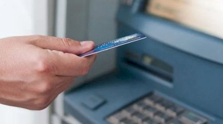 Dövlət qurumlarında işləyən şəxslərin maaşı ilə bağlı yeni QƏRAR