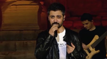 Türkiyəli məşhur müğənni saxlanılıb