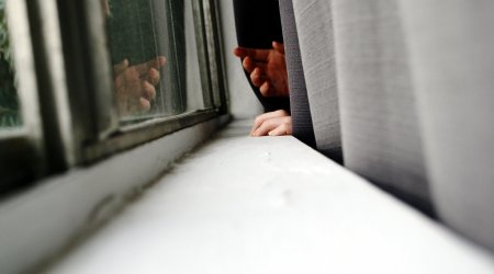 Bakıda daha bir nəfər pəncərədən yıxılıb həyatını itirdi