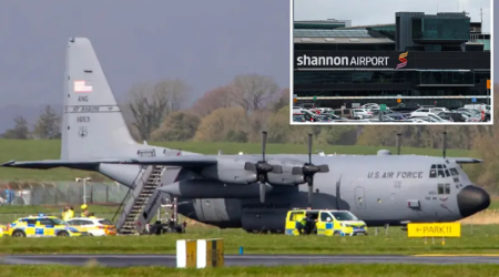 Hava limanında bir kişi balta ilə ABŞ hərbi təyyarəsinə hücum etdi - VİDEO