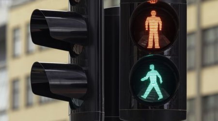 Hansı yollarda qırmızı işıqda keçmək olar? - VİDEO