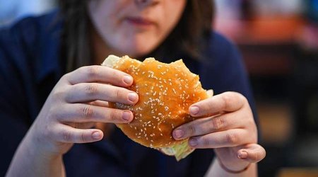 Daim aclıq hissi yaşayanlar &ndash; Bu qidalardan UZAQ DURSUNLAR!