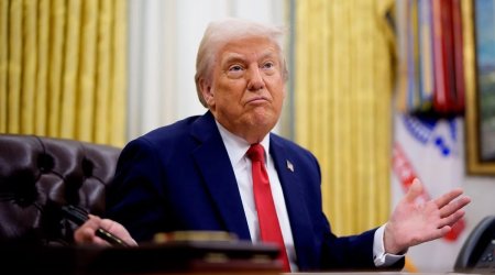 Tramp sosial şəbəkədə bir saat ərzində 32 paylaşım edib