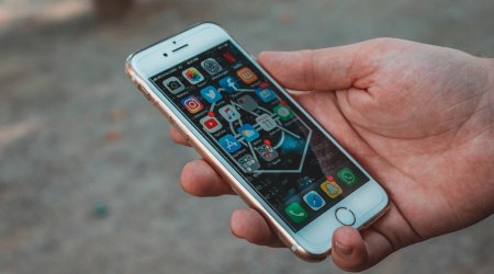 Azyaşlının telefonunu əlindən alan şəxsə HÖKM OXUNDU