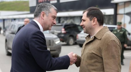 Papikyan Gürcüstana rəsmi səfərə gedib