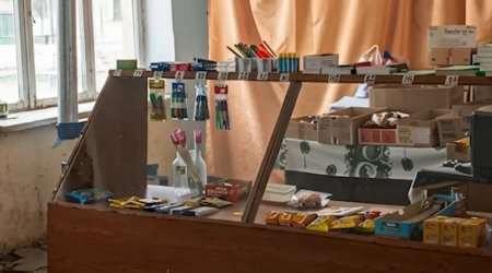 Məktəblidən şok etiraf: "Bufetdəki yeməkdən zəhərlənmişik" - VİDEO