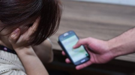 Qazaxıstandan Mingəçevirə gəldi, arvadına mesaj yazan qonşusunu öldürdü