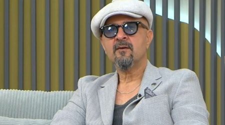 "Mənə belə sual verməyin, anam baxır" - VİDEO