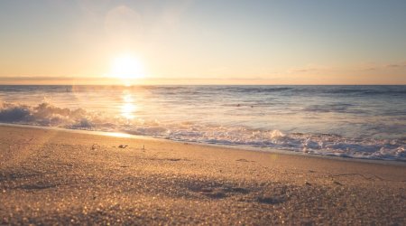 Sahildə ev tikənlərə XƏBƏRDARLIQ: "Xəzərin məkanına girmək olmaz" - VİDEO