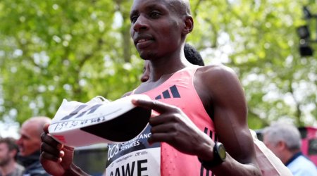 Keniyalı atletdən yeni dünya REKORDU - VİDEO