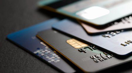 Dövriyyədə olan ödəniş kartlarının sayı AÇIQLANDI