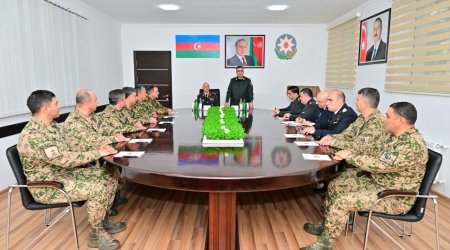 Hərbi prokuror Daxili Qoşunların hərbi hissəsində görüş keçirdi &ndash; FOTO