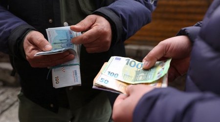 İran rialı dollara nisbətdə rekord həddə ucuzlaşdı