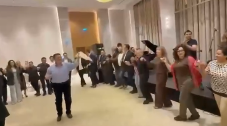 Xarici diplomatlar Şuşada yallı getdilər - VİDEO