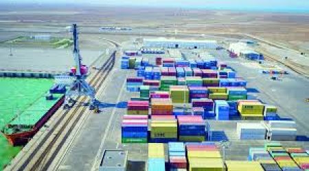 Bakı limanında mayda 812 min tondan çox yük aşırılıb
