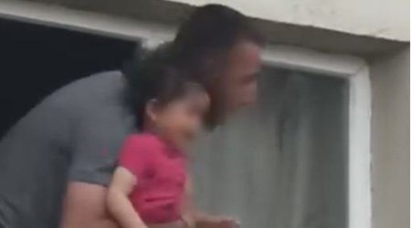 Türkiyədə ata 3 yaşlı qızını girov götürdü – FOTO