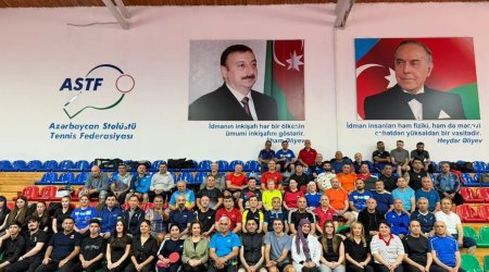 Bakıda veteran stolüstü tennisçilərin ölkə çempionatına start verildi - FOTO