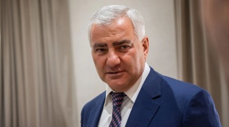 Samvel Karapetyan son "artilleriyasını" işə saldı: Albert Avdolyan şəxsi təyyarəsi ilə İrəvana gəldi