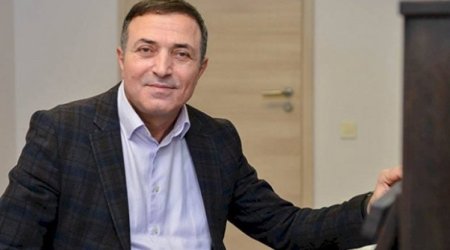 "Mənimlə bir dəfə şəkil çəkdirib, deyir ki, ustadımdır"