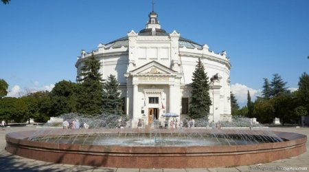 Ukrayna Sevastopolun əsas tarixi simvollarından birini məhv etdi &ndash; FOTO