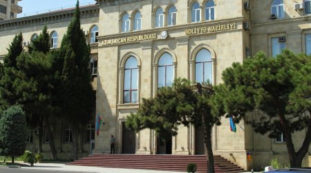 33 il axtarışda olan Elşən Şamilov Almaniyada tutuldu &ndash; Azərbaycana GƏTİRİLDİ