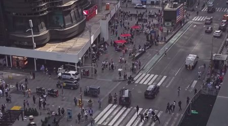 Nyu-Yorkun mərkəzi meydanına silahlı insident &ndash; ANBAAN VİDEO