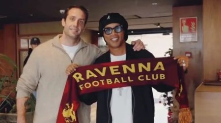 Ronaldinyo böyük futbola QAYIDIR