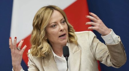 Melonidən Trampa CAVAB: &ldquo;Öz reytinqini izlə!&rdquo;