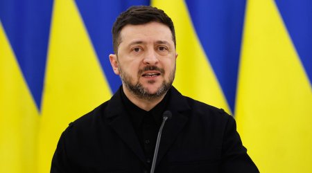 Zelenski məhrum edildiyi ordeni poçtla geri qaytardı - FOTO