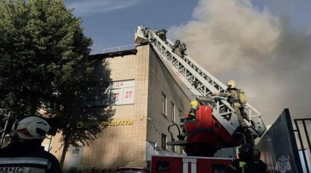 Moskvada inzibati binada güclü yanğın - 60 nəfər təxliyə edildi