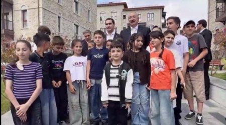 İlham Əliyevin Şuşada uşaqlarla səmimi görüşü &ndash; VİDEO