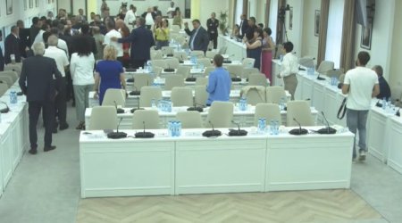 İrəvanda iqtidarla müxalifətin davası düşdü- VİDEO
