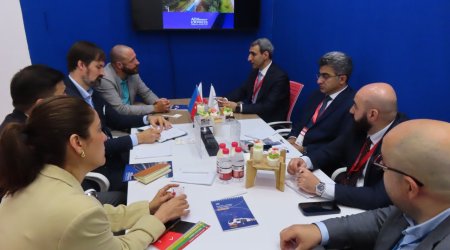 ADY Çində beynəlxalq nəqliyyat sərgisində Azərbaycanın tranzit və logistika imkanlarını təqdim edir – FOTO