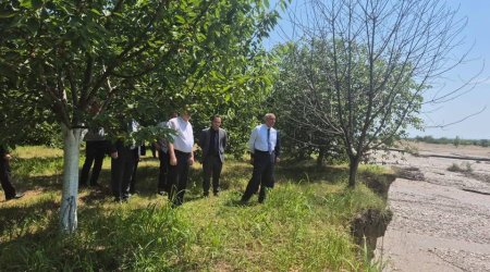 Qusarçayda sahil torpaqları TƏHLÜKƏDƏ &ndash; Texnikalar fasiləsiz işləyir - FOTO