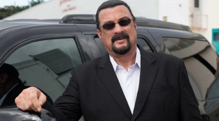 Stiven Siqal Rusiyadakı lüks malikanəsini sata bilmir - FOTO