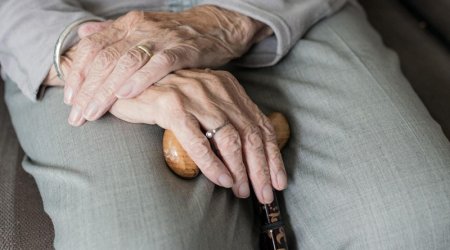 Bakıda yaşlı qadın ərini baltaladı